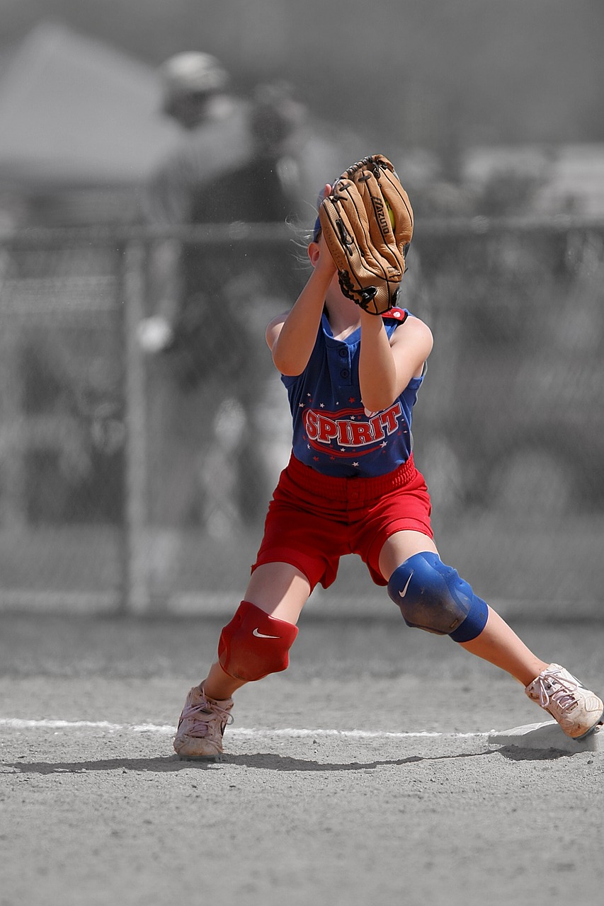 Image - softball player female game catch