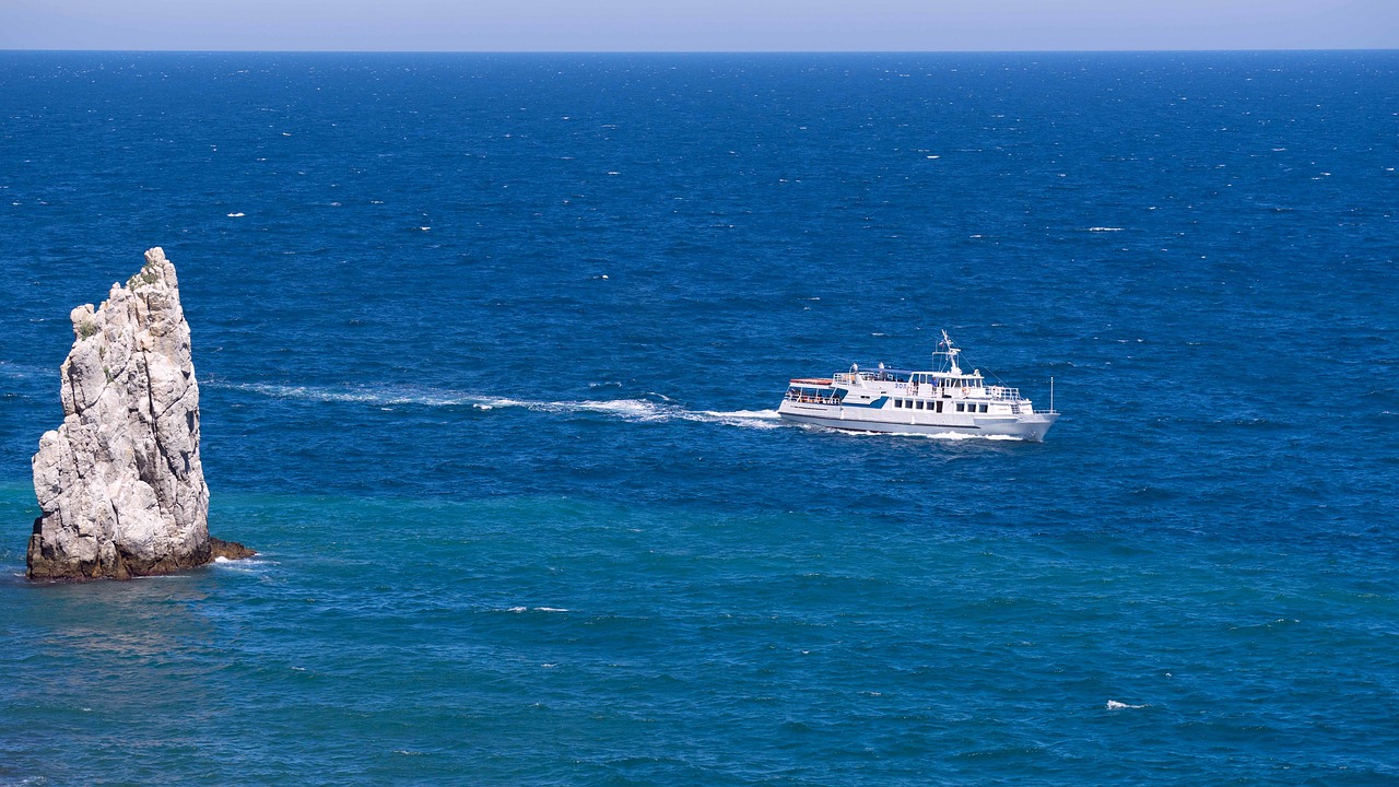 Image - sea crimea rock boat summer