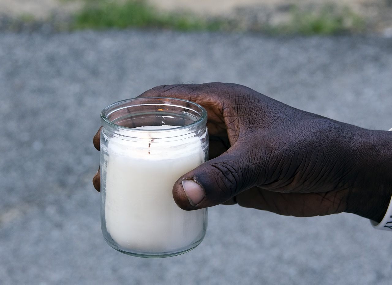 Image - handout candle vigil light