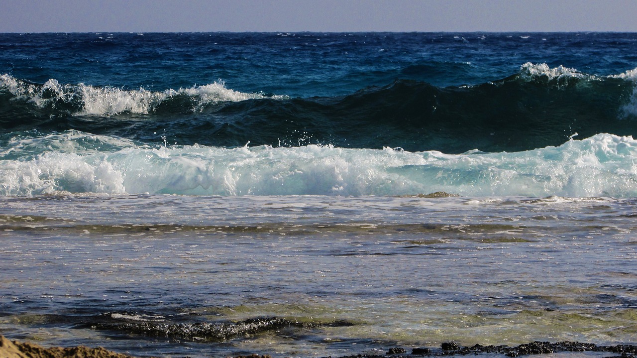 Image - wave smashing sea beach nature