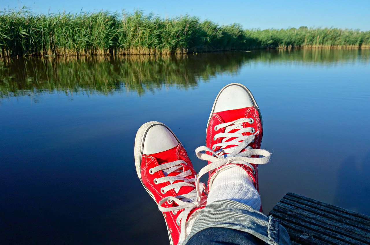 Image - feet sneakers shoes crossed feet