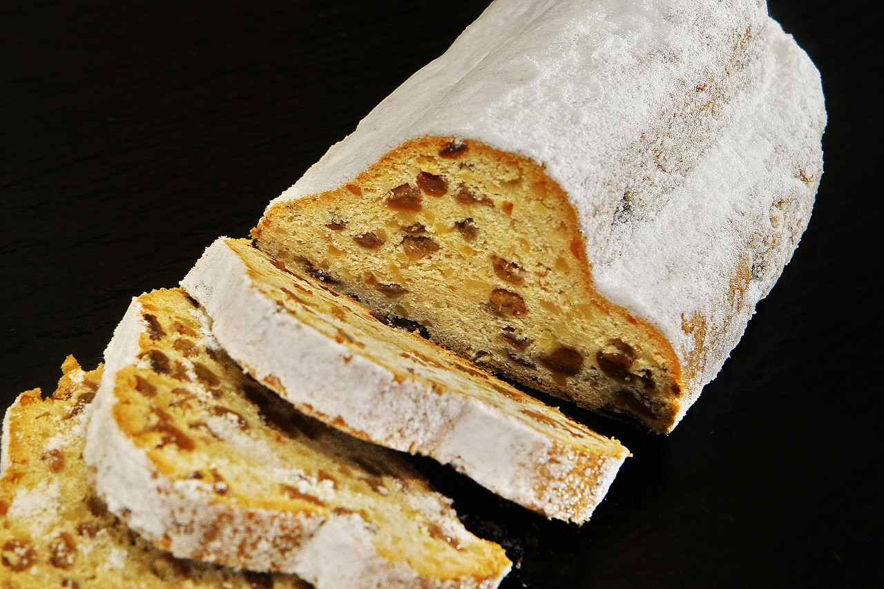 Image - christmas stollen cake dining