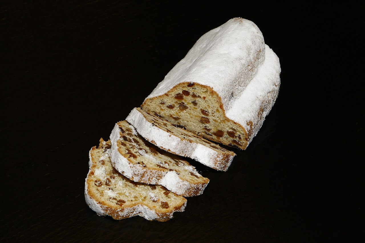 Image - christmas stollen cakes dining