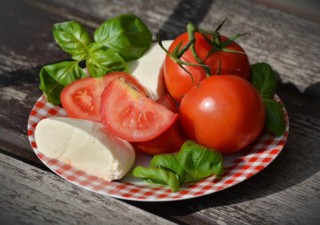 Image - tomatoes tomato mozzarella basil