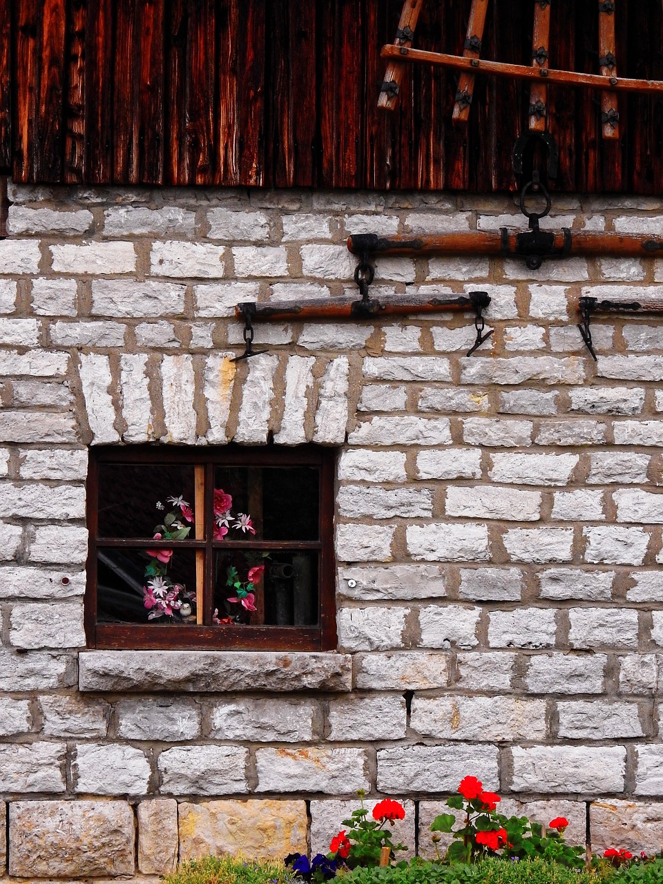 Image - home barn farm old building