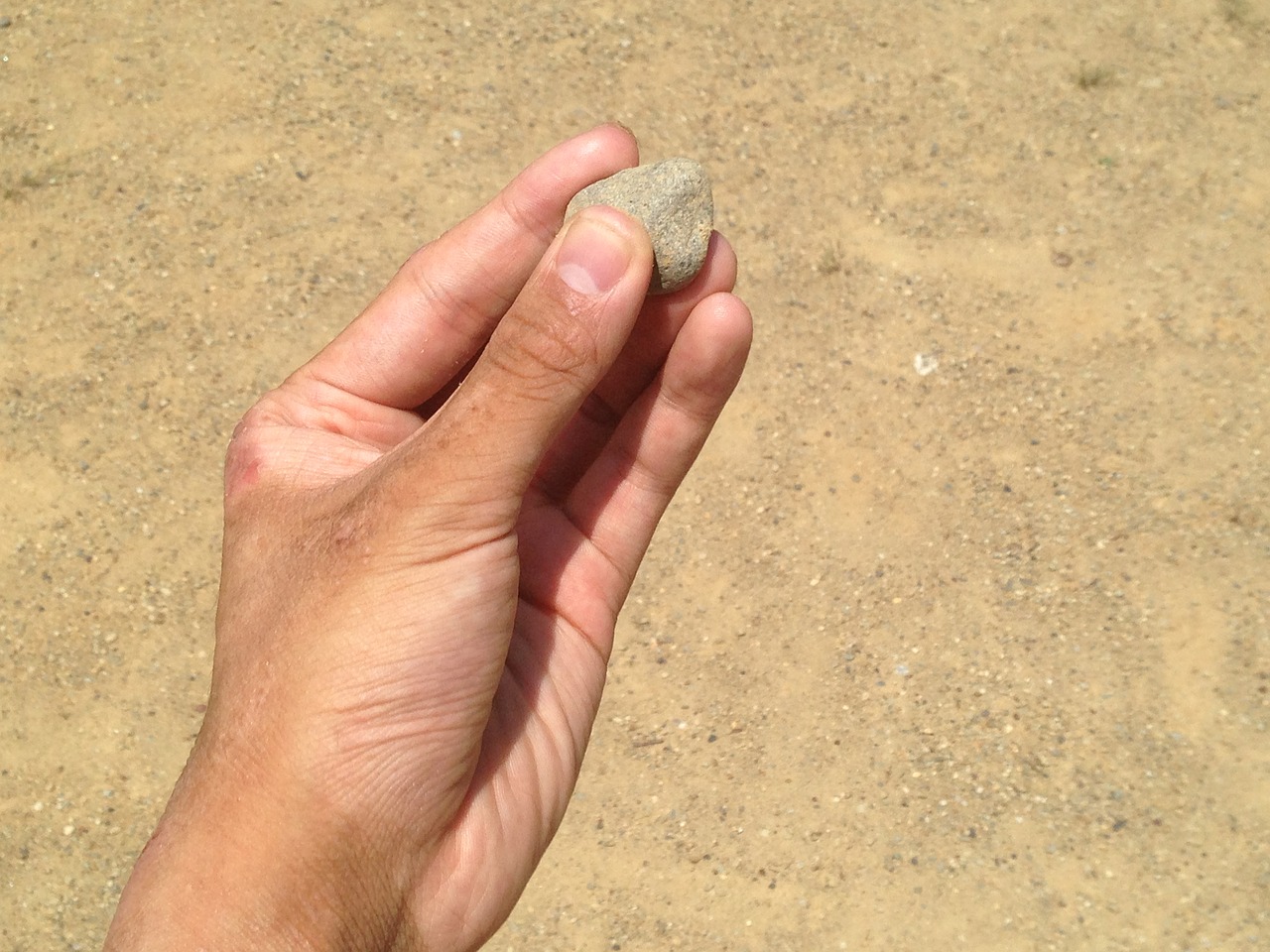 Image - hand nail stone sand sandpit