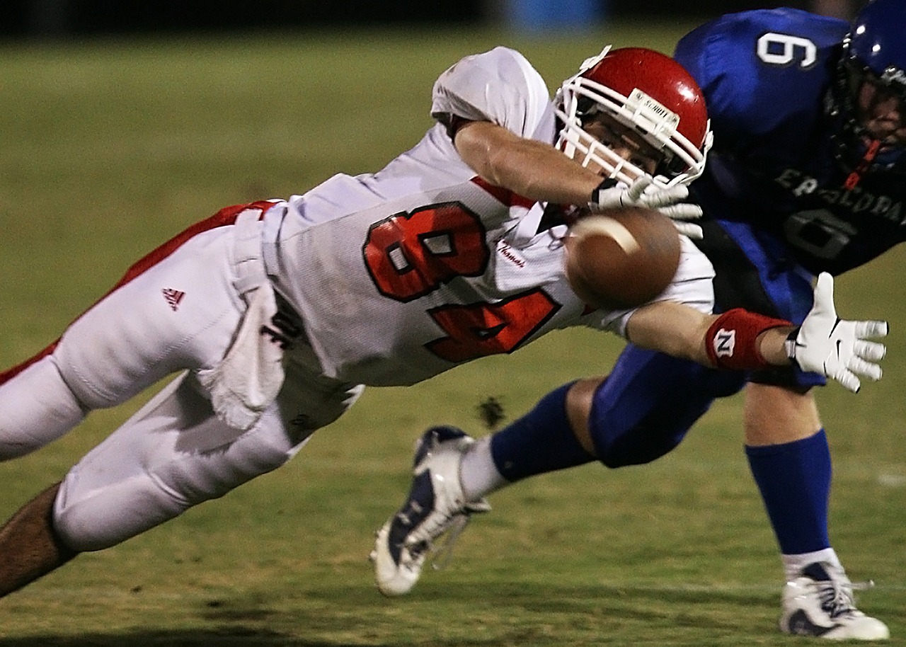 Image - football receiver catch catching