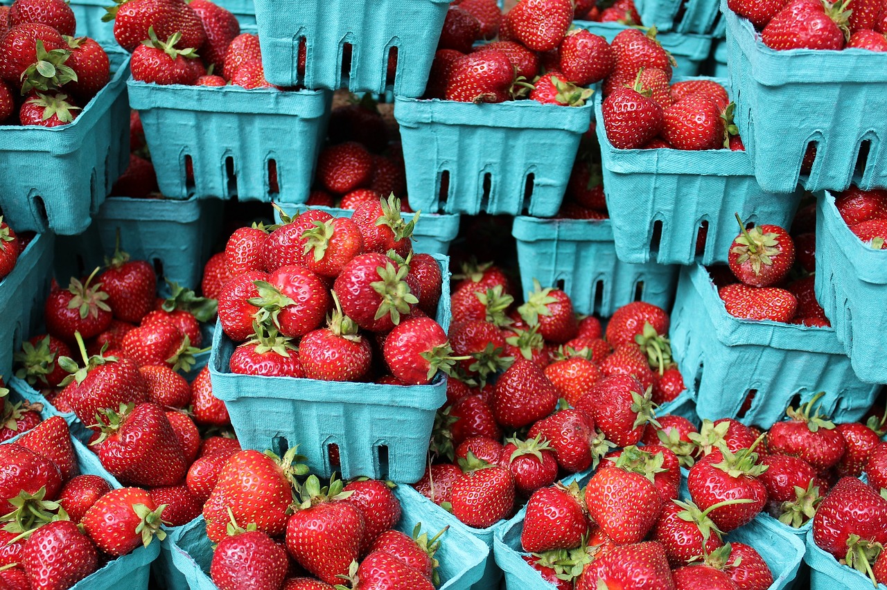 Image - strawberries berries fresh fruit