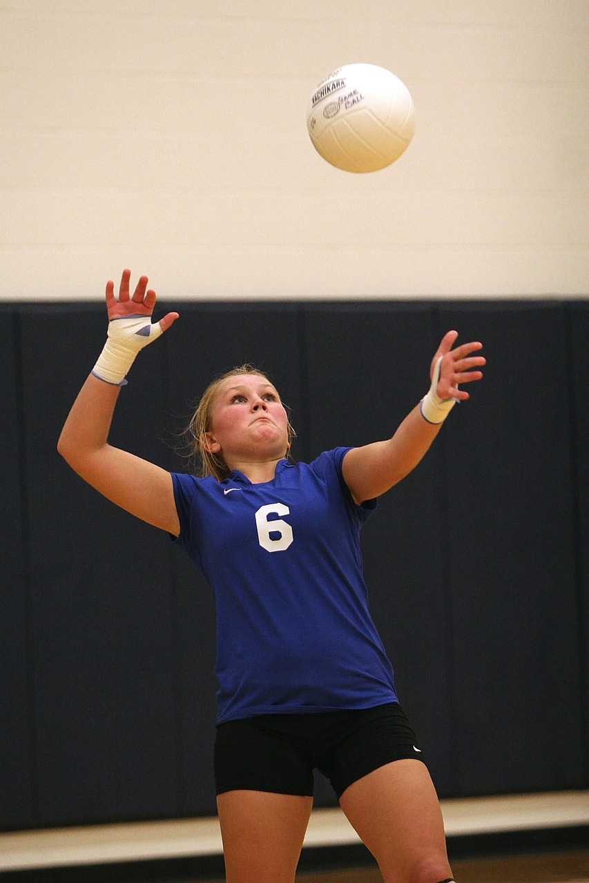 Image - volleyball action serve female