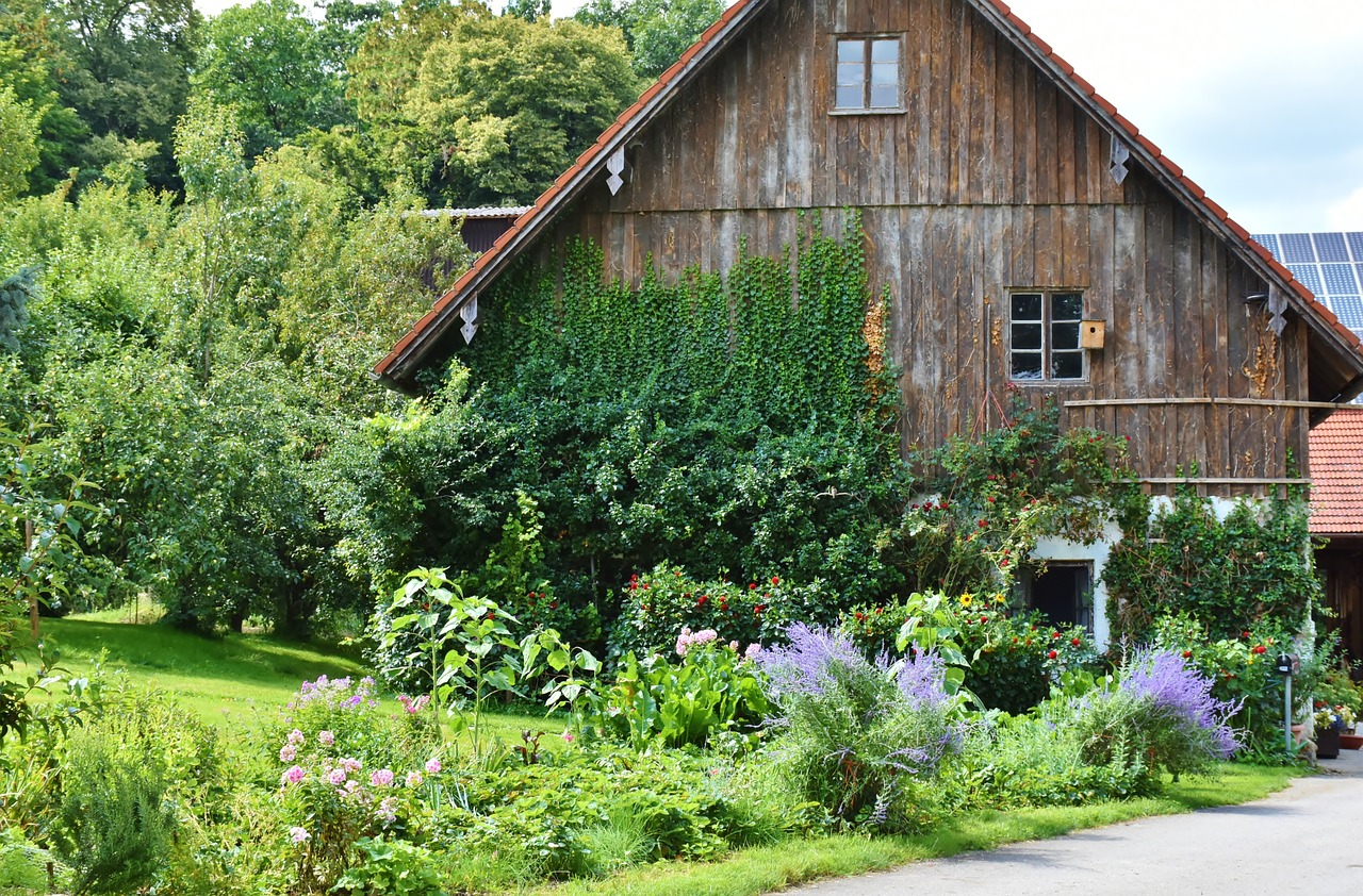 Image - home farmhouse old house