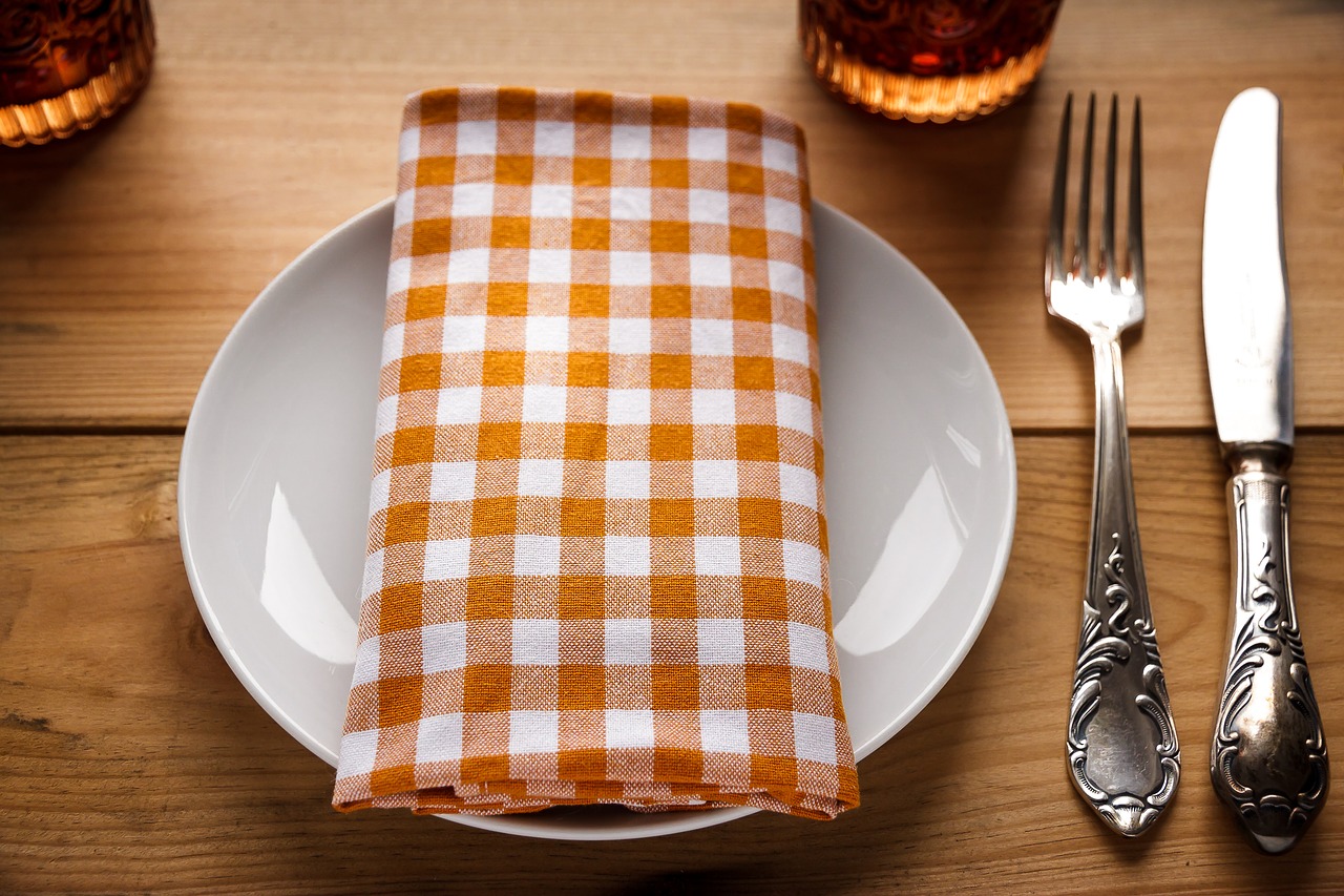 Image - cover plate cutlery restaurant