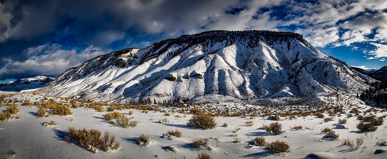 Image - yellowstone mountains landscape