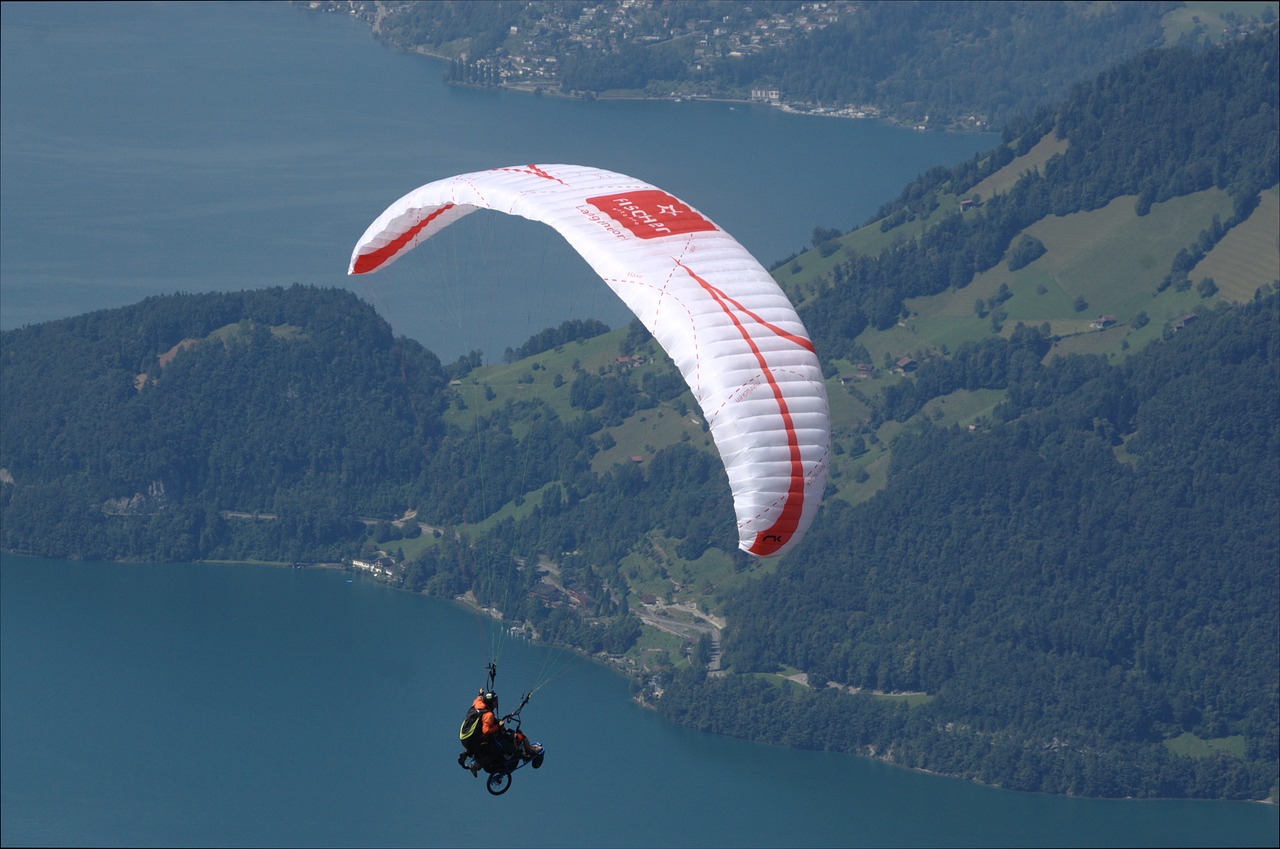 Image - paragliding sport lake landscape