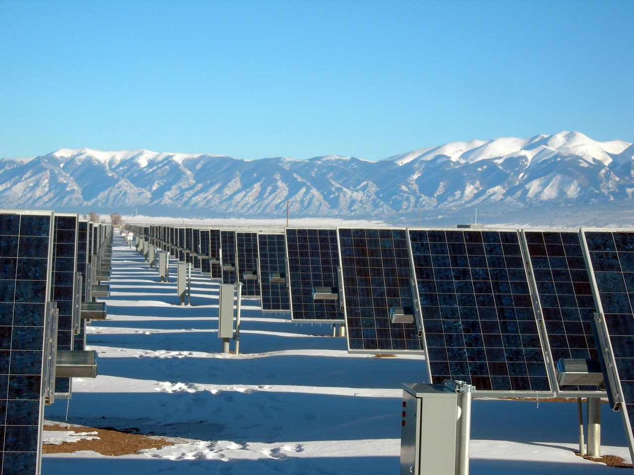 Image - solar panel array power plant