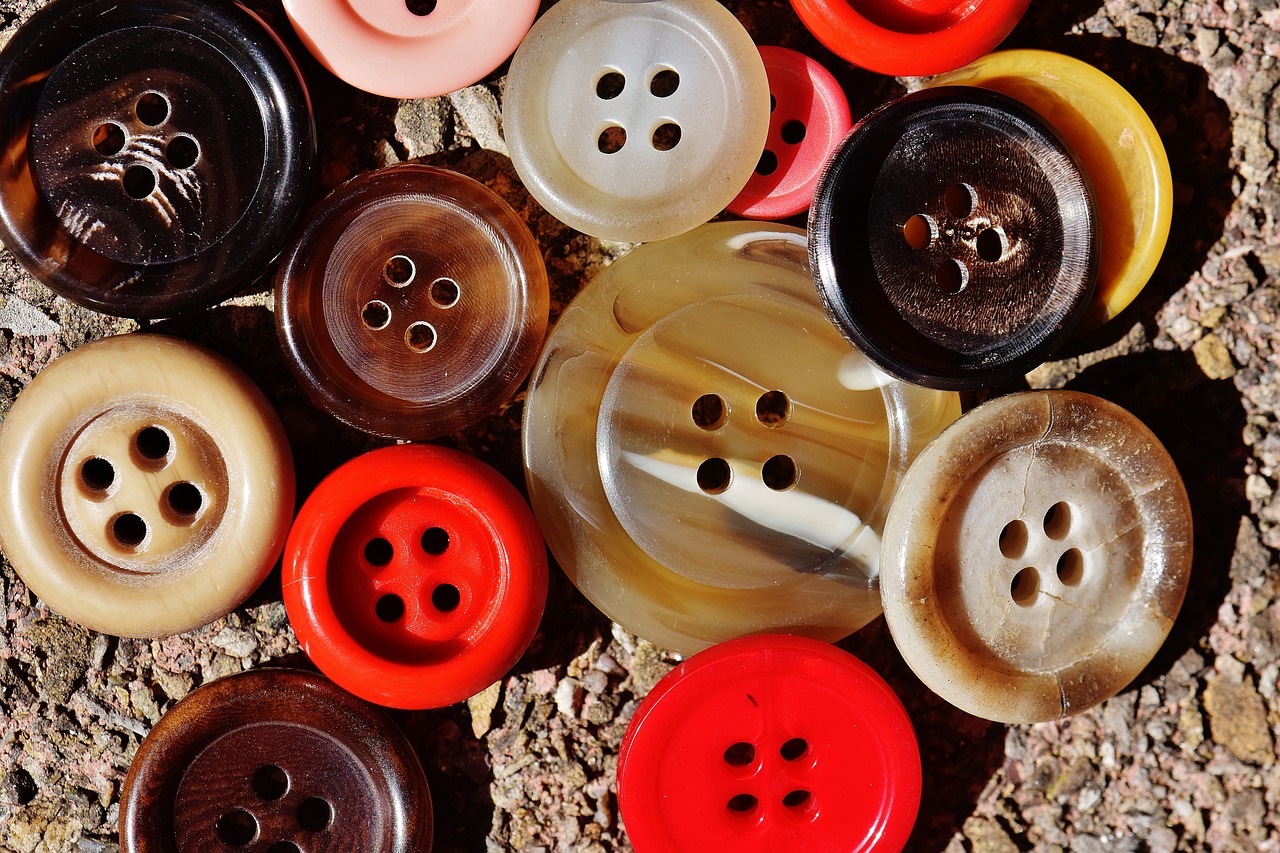 Image - buttons 4 holes colorful close
