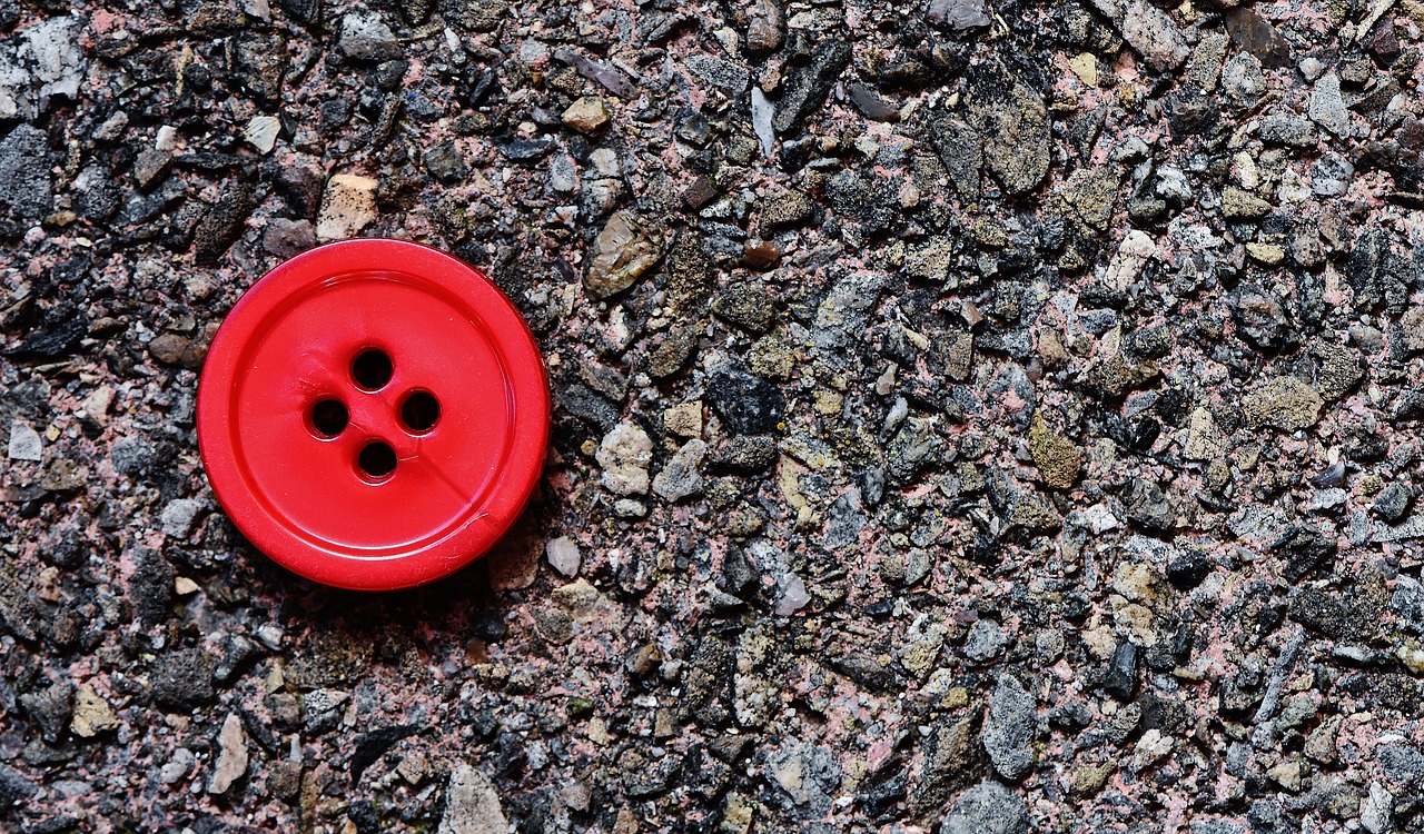 Image - buttons 4 holes red close button