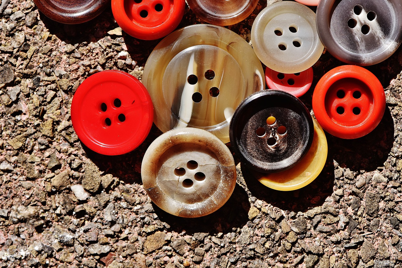 Image - buttons 4 holes colorful close