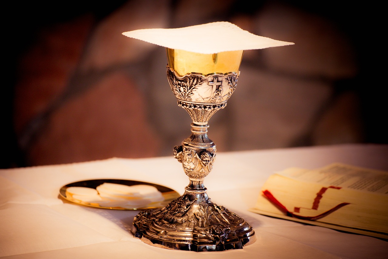 Image - chalice wine prayer mass communion