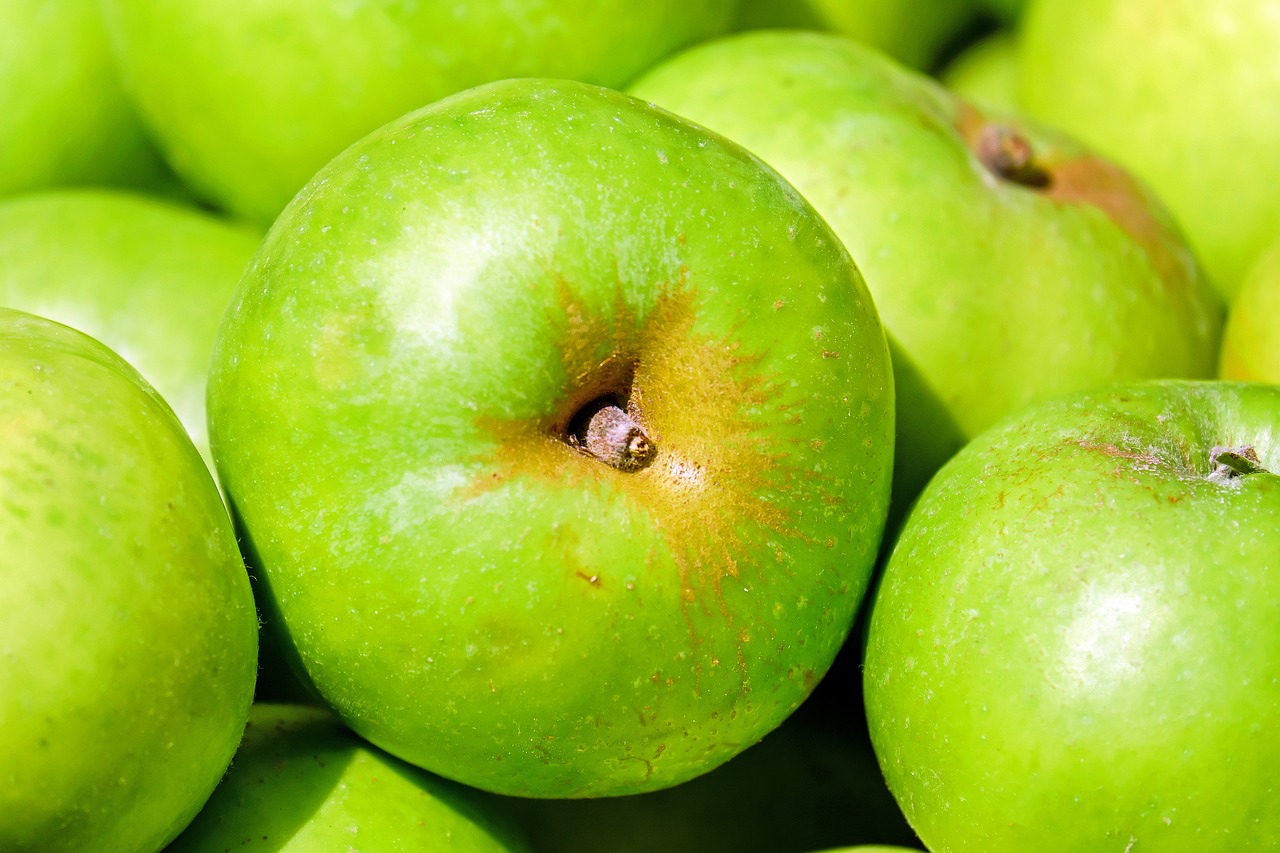 Image - apple fruit fruits green vitamins