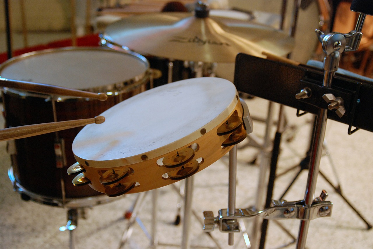 Image - percussion tambourine field drum