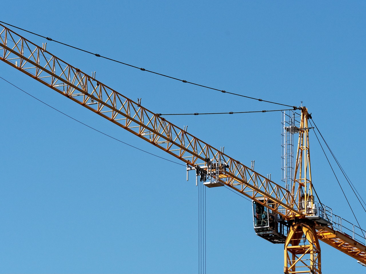 Image - crane tall tower high construction