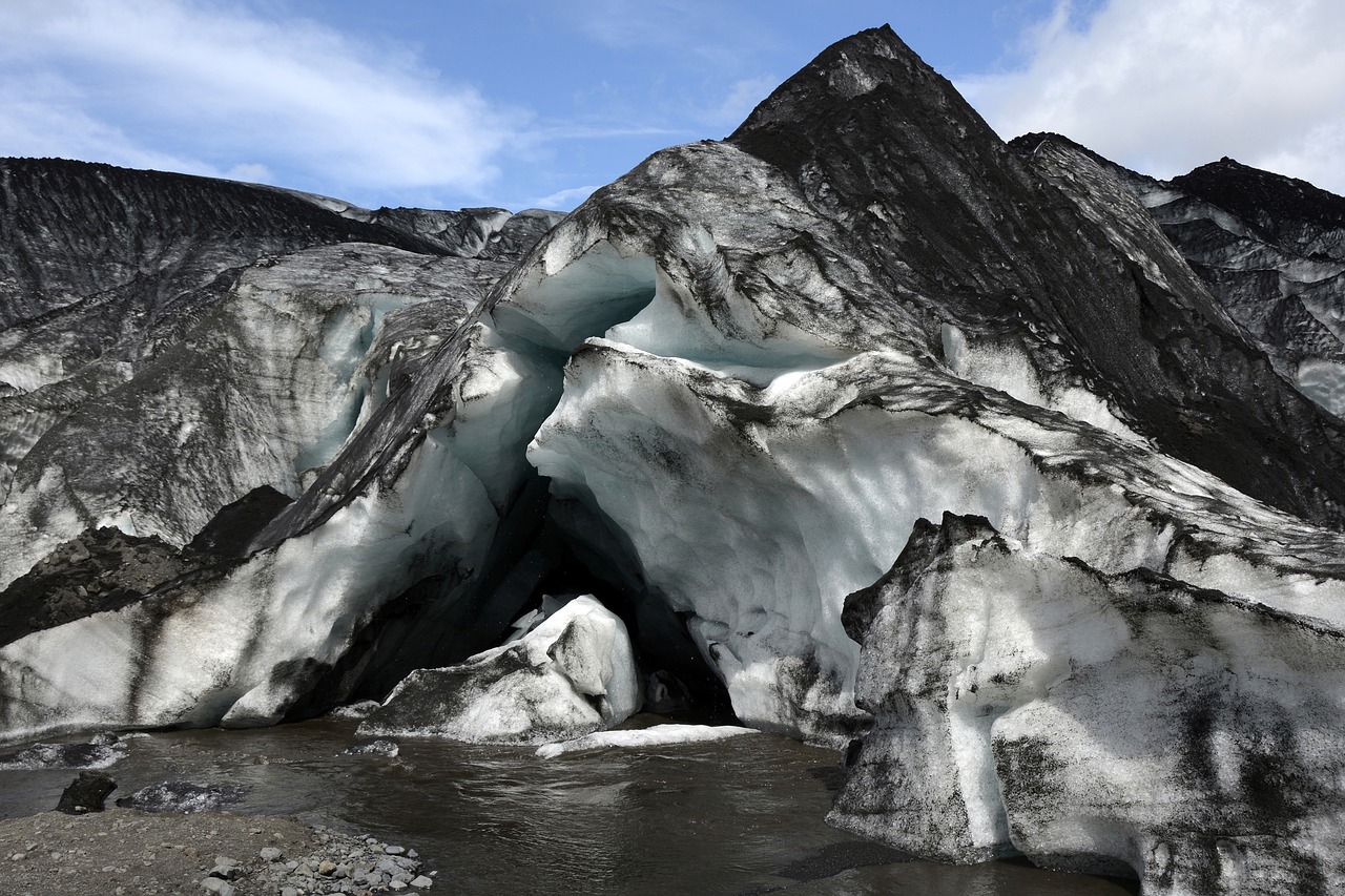 Image - glacier tongue sólheimajökull