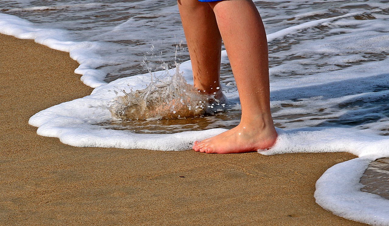 Image - feet legs sand water wave go