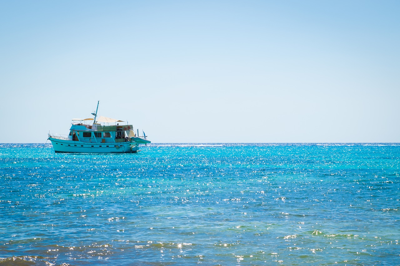 Image - beach boat sea side holiday coast