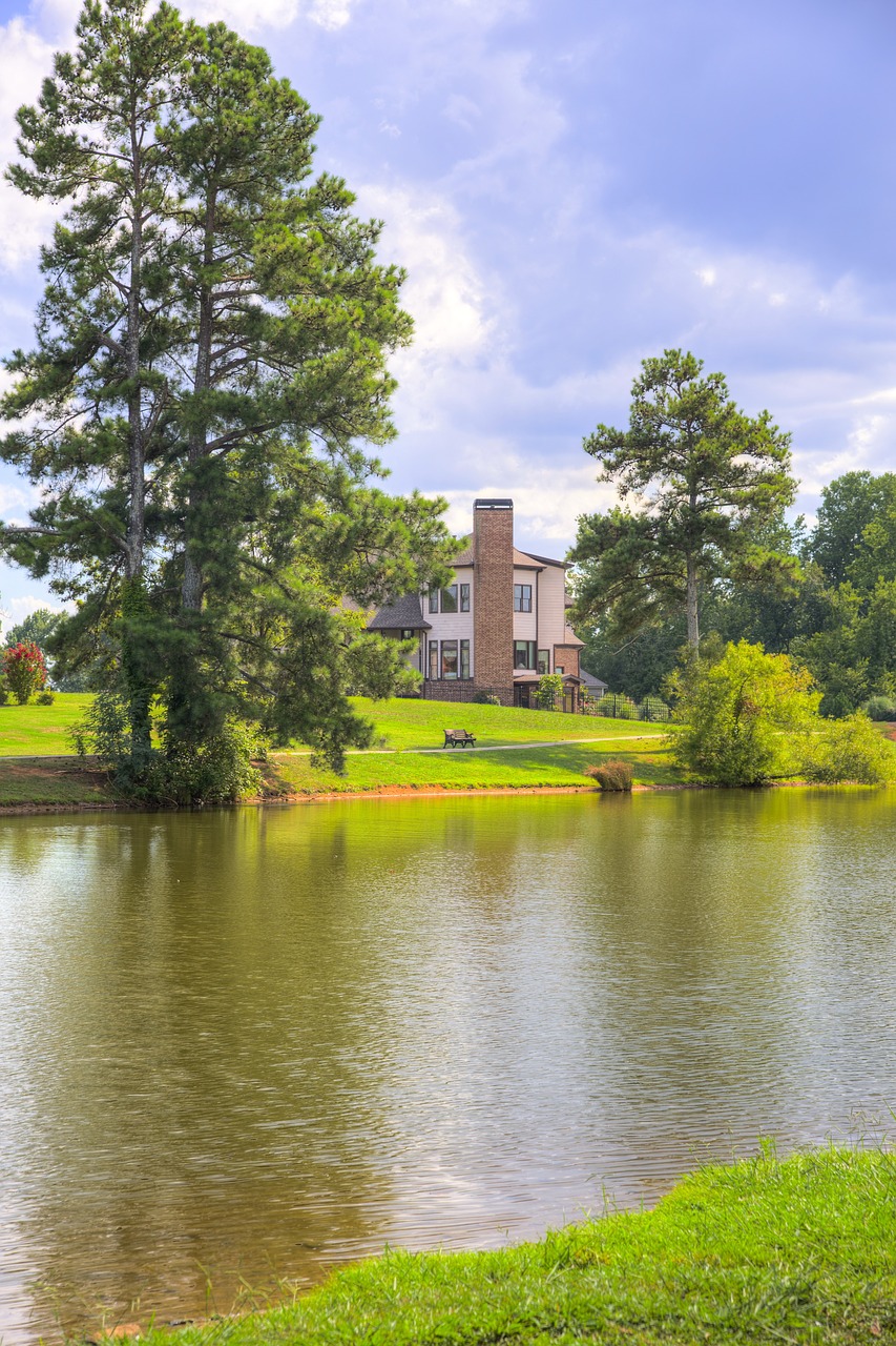 Image - houses neighbourhood landscape lake