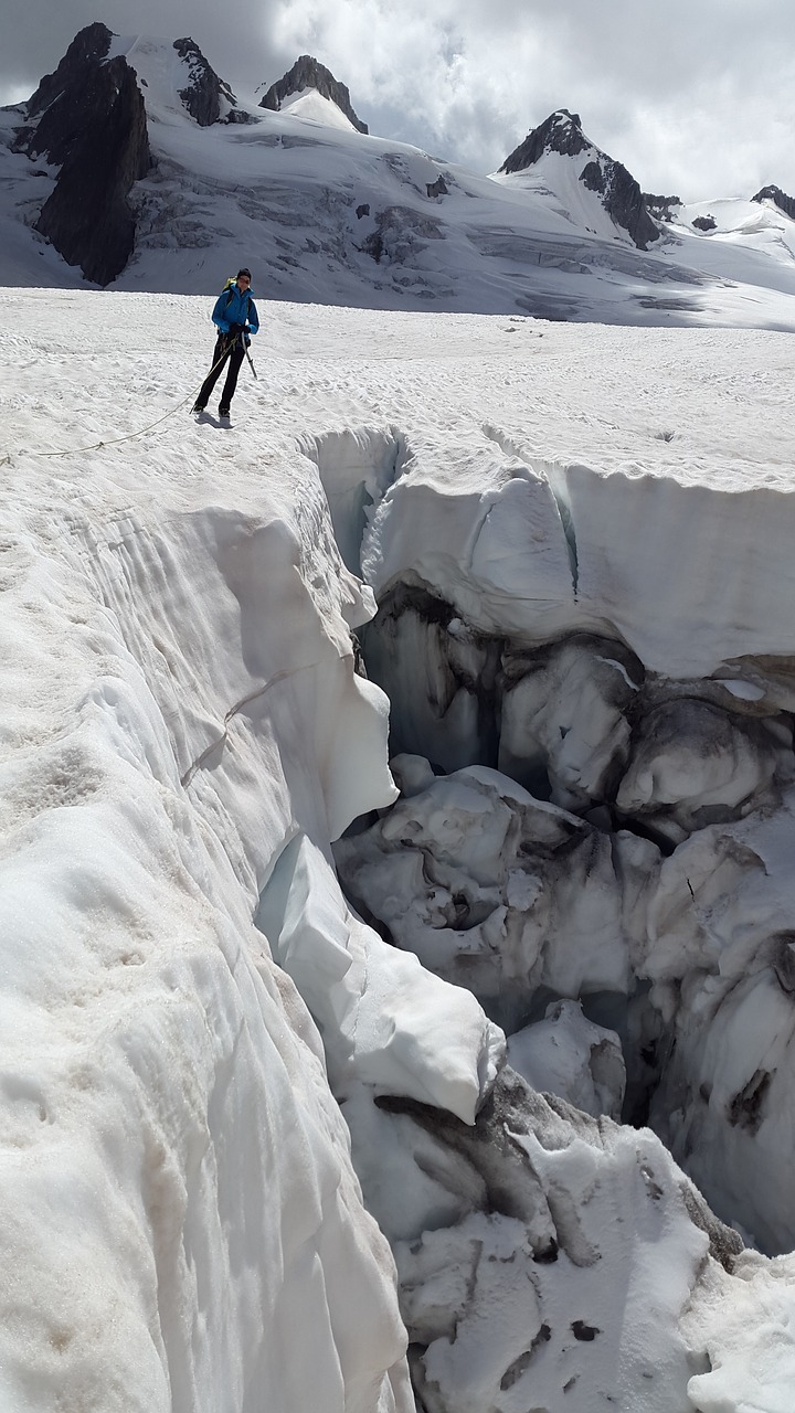 Image - crevasse glacier mont blanc