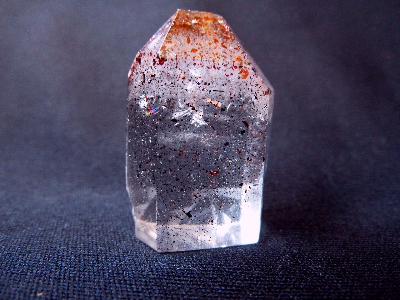 Image - rock crystal glassy speckled