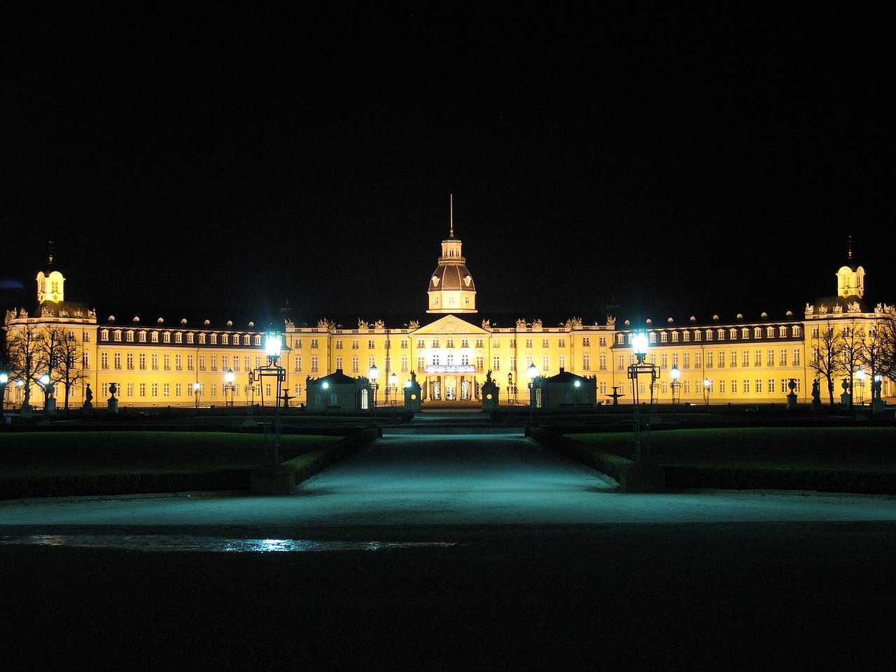 Image - karlsruhe palace historic