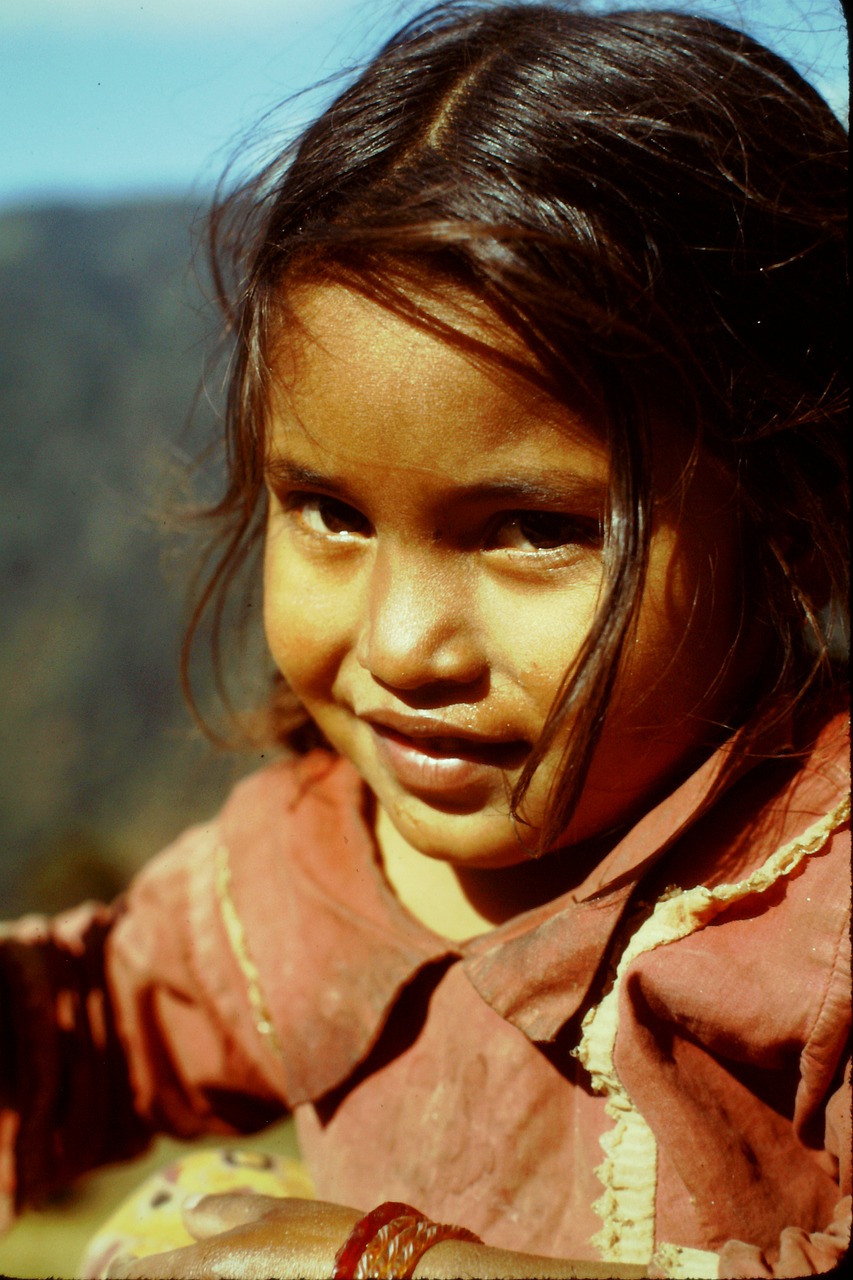 Image - girl portraits desert child view