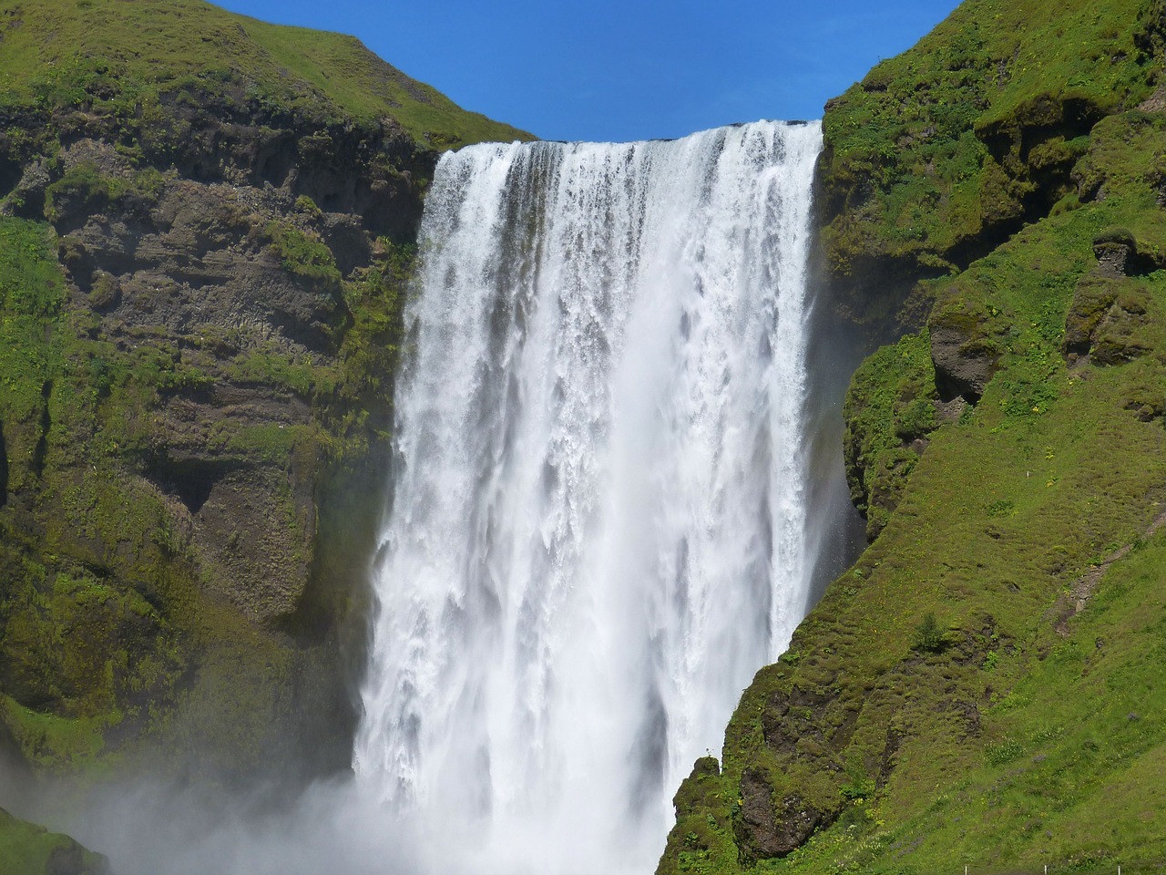 Image - iceland skogafoss bílá enormous