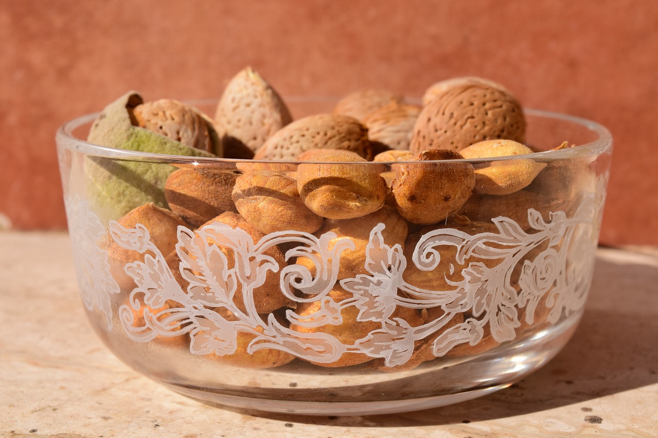 Image - almonds bowl decorative