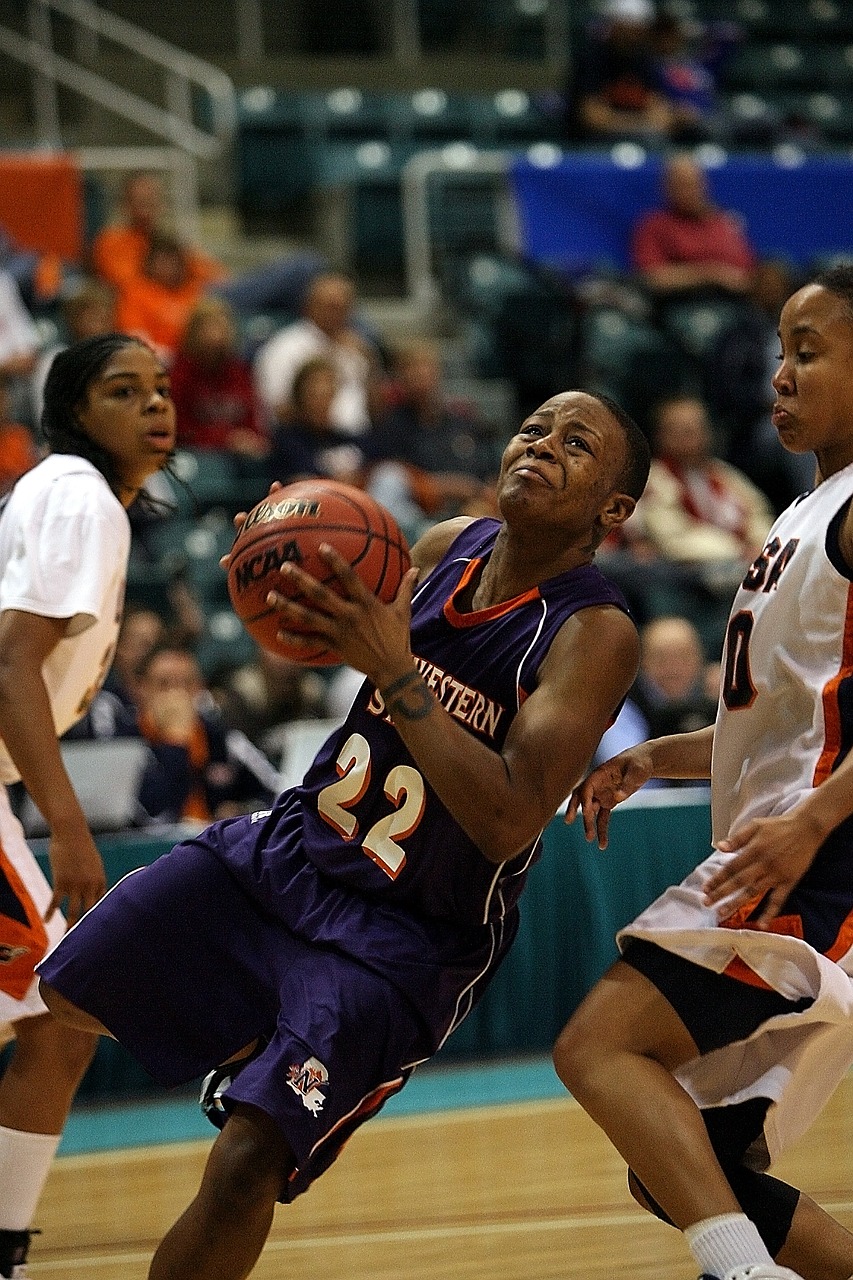 Image - basketball female action charging