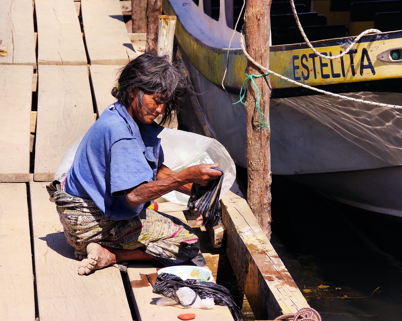 Image - guatemala peasant laundry ethnic