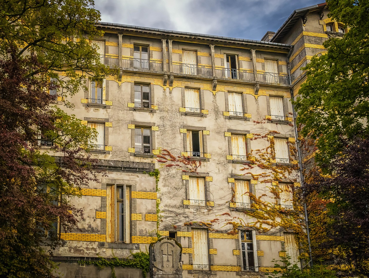 Image - lost places hotel luxury