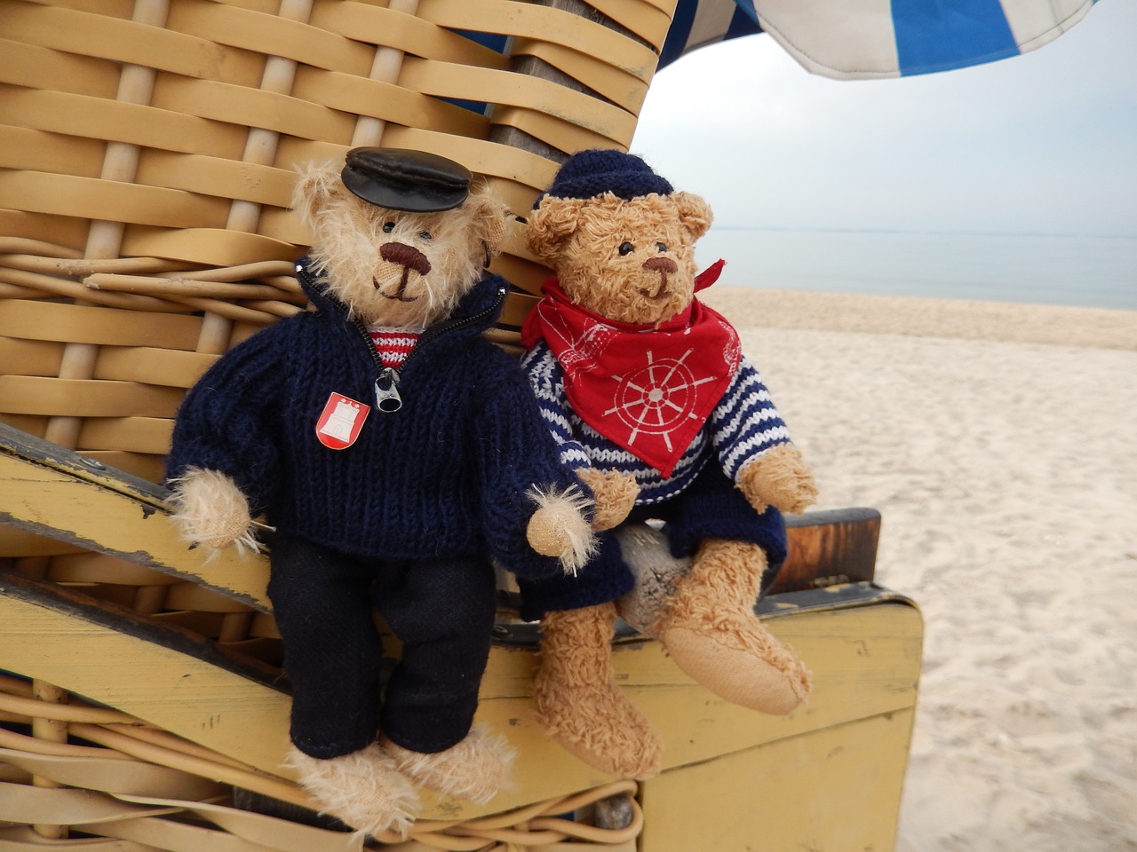 Image - baltic sea beach chair teddy bears