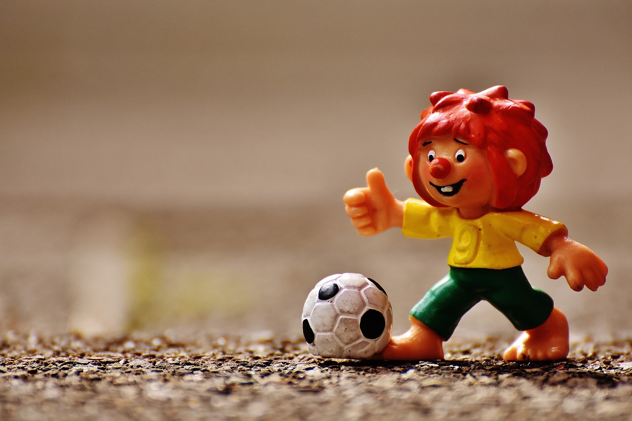 Image - pumuckl figure football funny