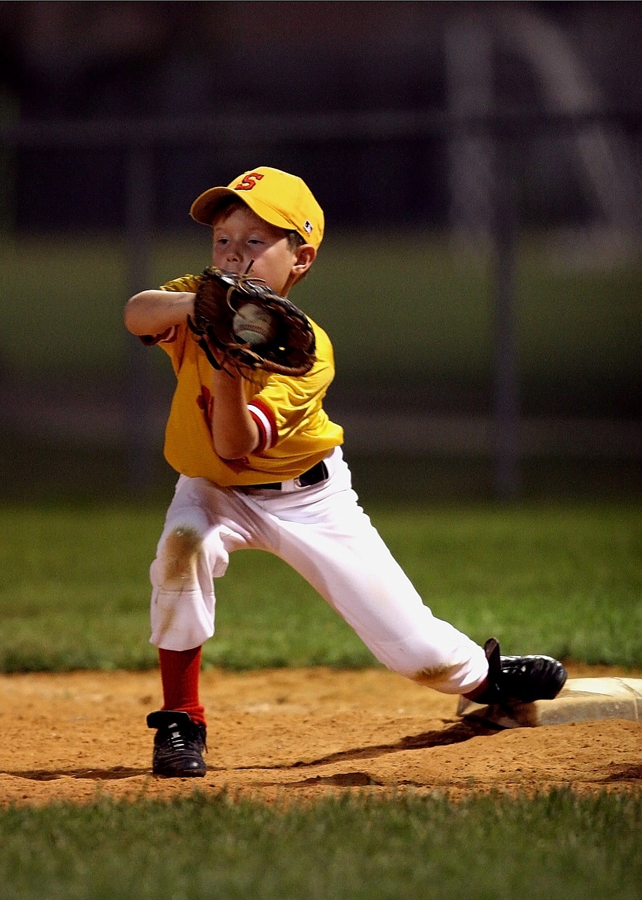 Image - baseball catch little league boy