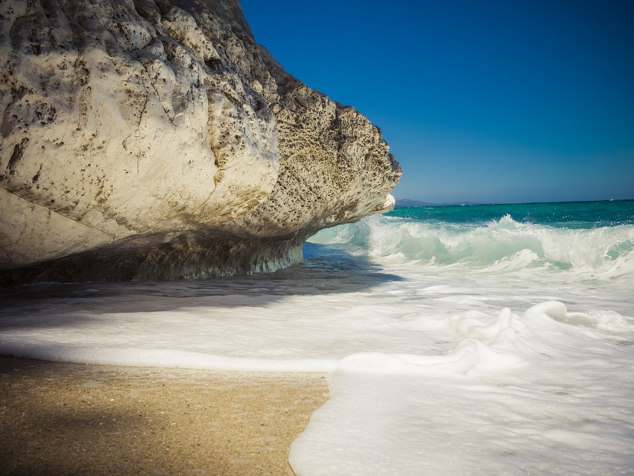 Image - italy cala gonone air sky clouds