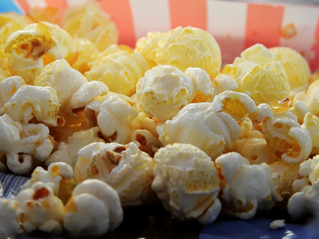 Image - popcorn corn cinema snack sweet