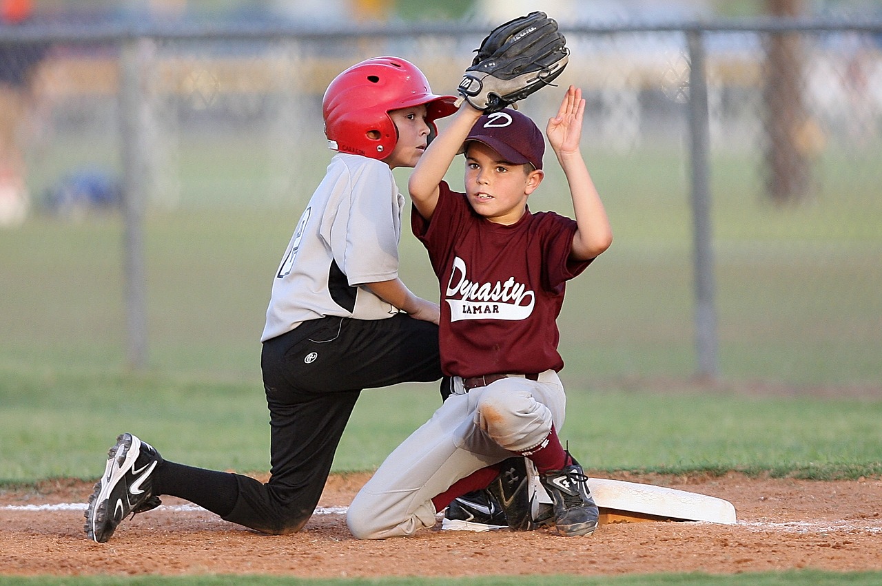 Image - baseball players action second base