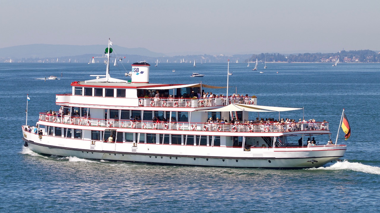 Image - lake ship shipping passengers