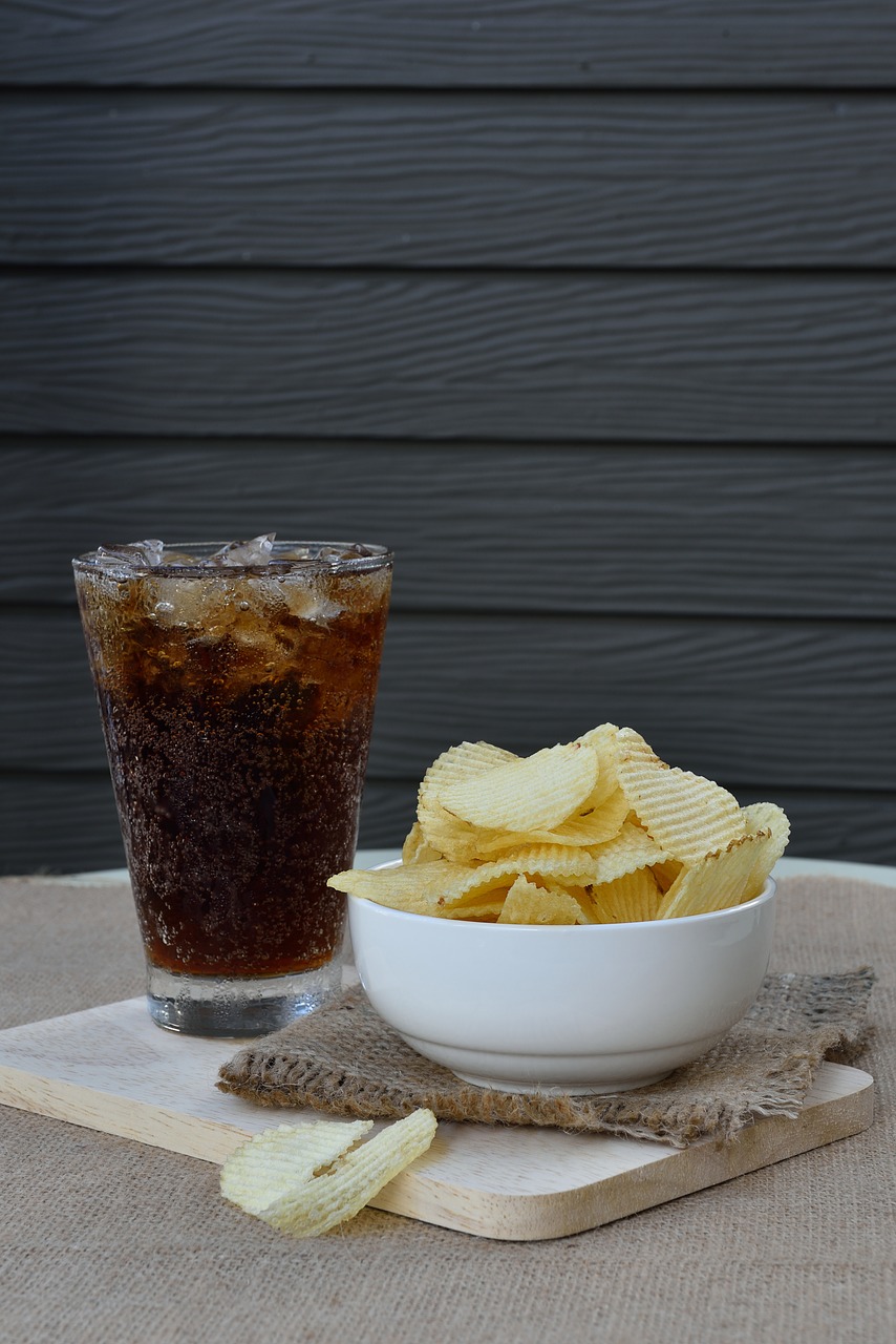 Image - chip cola food potato drink table