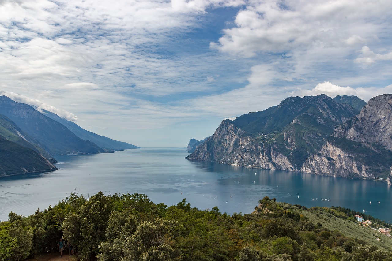 Image - mountains lake italy garda view