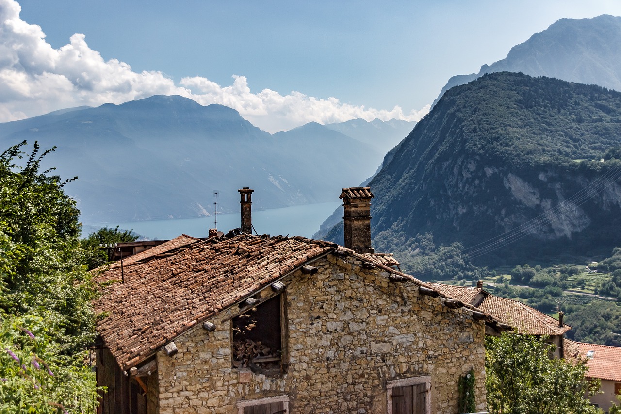 Image - bergdorf italy lake view garda