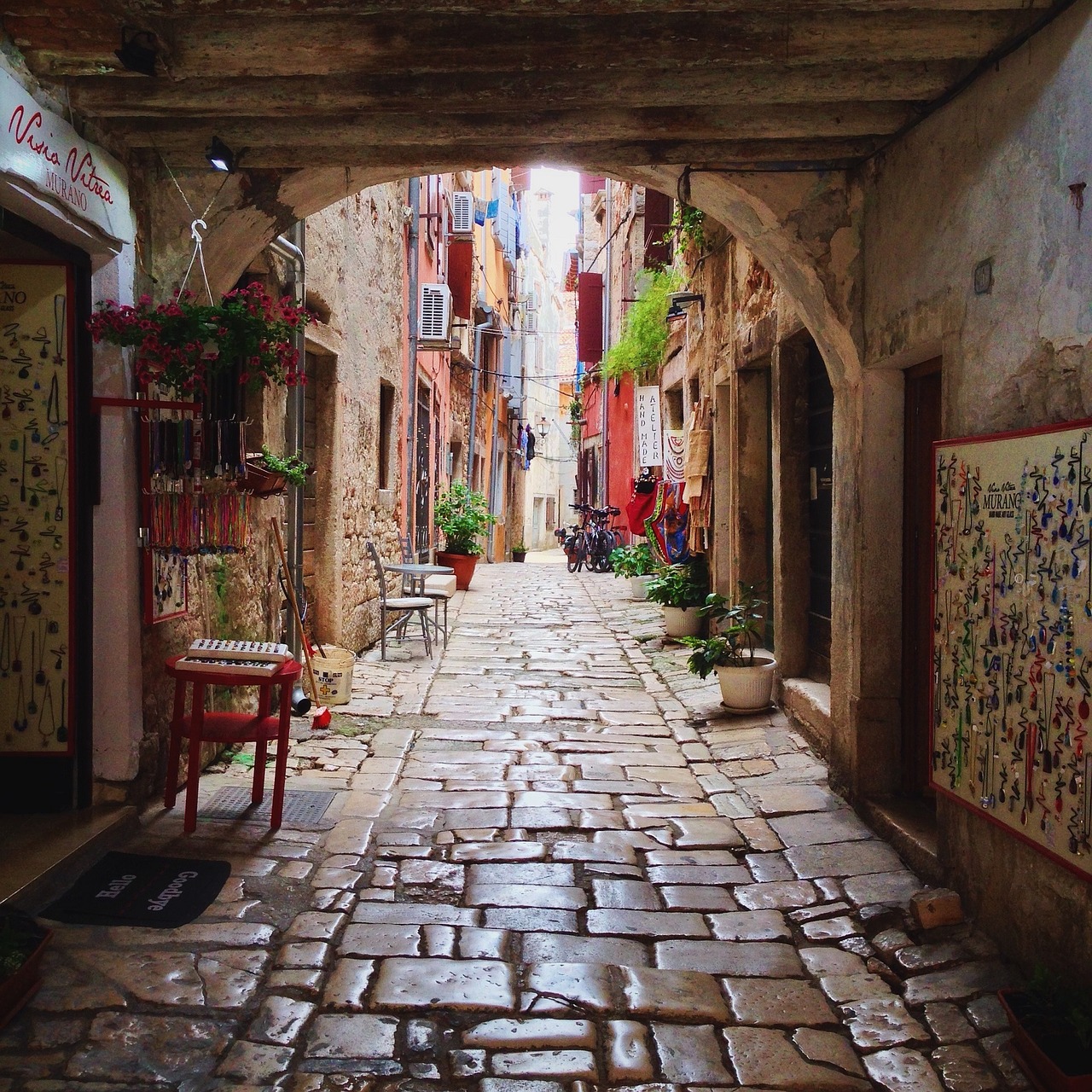 Image - walkway stones outdoors buildings