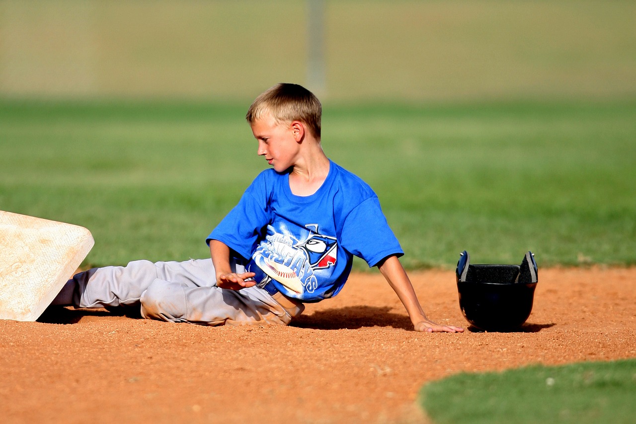 Image - baseball player runner second base